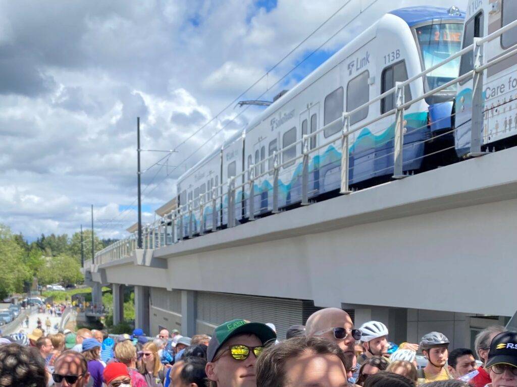 Redmond to Seattle Transportation BNG Limousine Redmond to Seattle Transportation